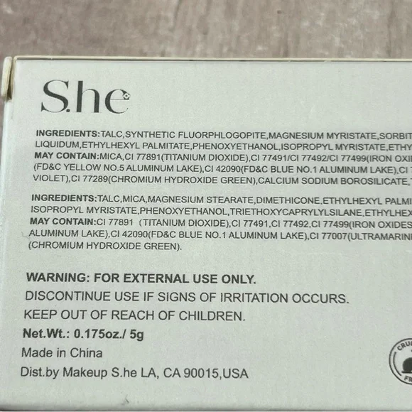 She Eye Shadow Palette 3 Shades of Eyeshadow NIB - Picture 4 of 5